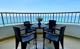 Apartamento con vista al mar piso 19 Bocagrande